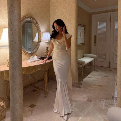 Robe maxi femme avec coupe asymétrique et détail de volants élégant Chic und Stil