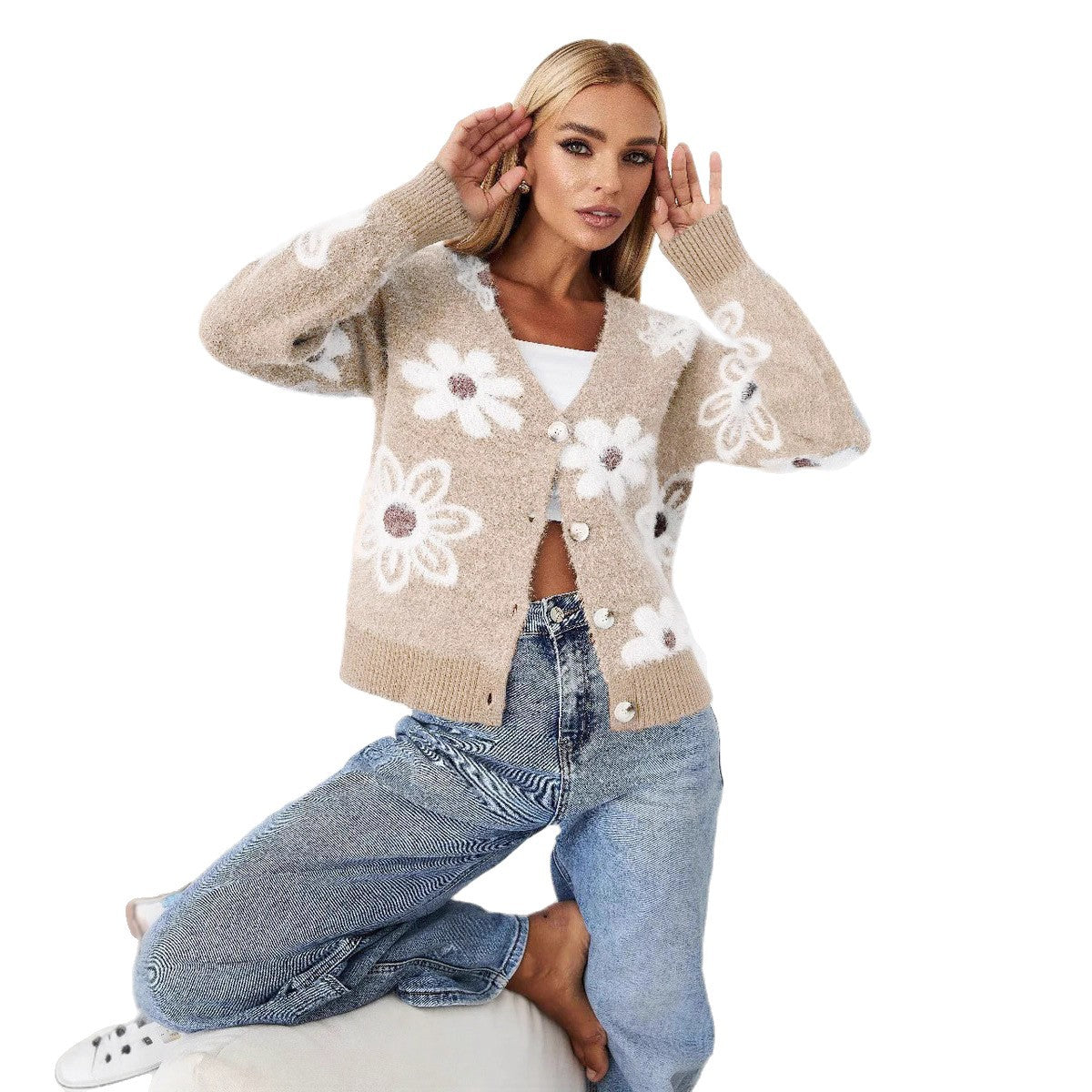 Dames Pull-over câlin avec motif floral et boutons décoratifs Chic und Stil
