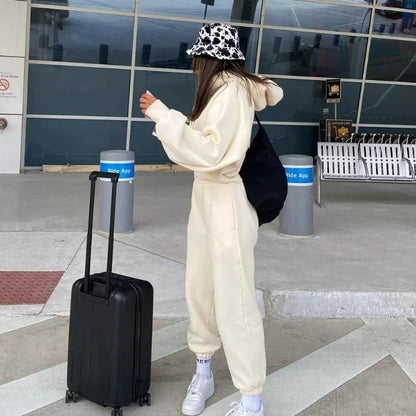 Chic and Style women's casual sweatshirt and jogger pants set