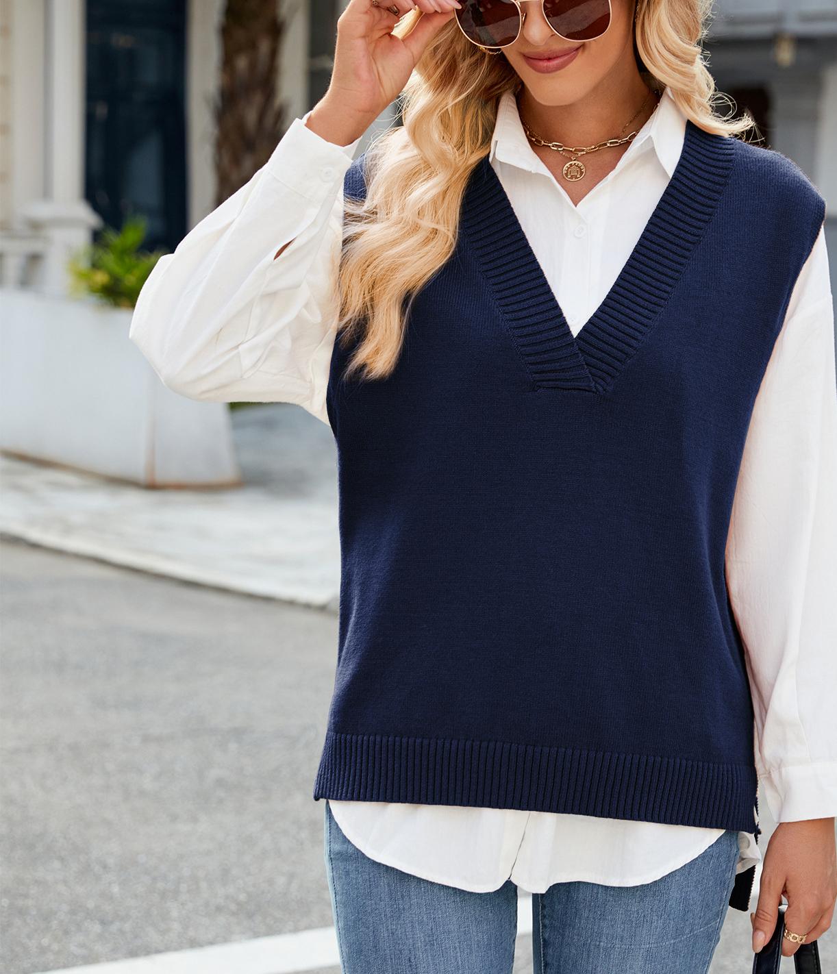 Ladies' elegant sleeveless knitted sweater with V-neck and relaxed fit Chic und Stil