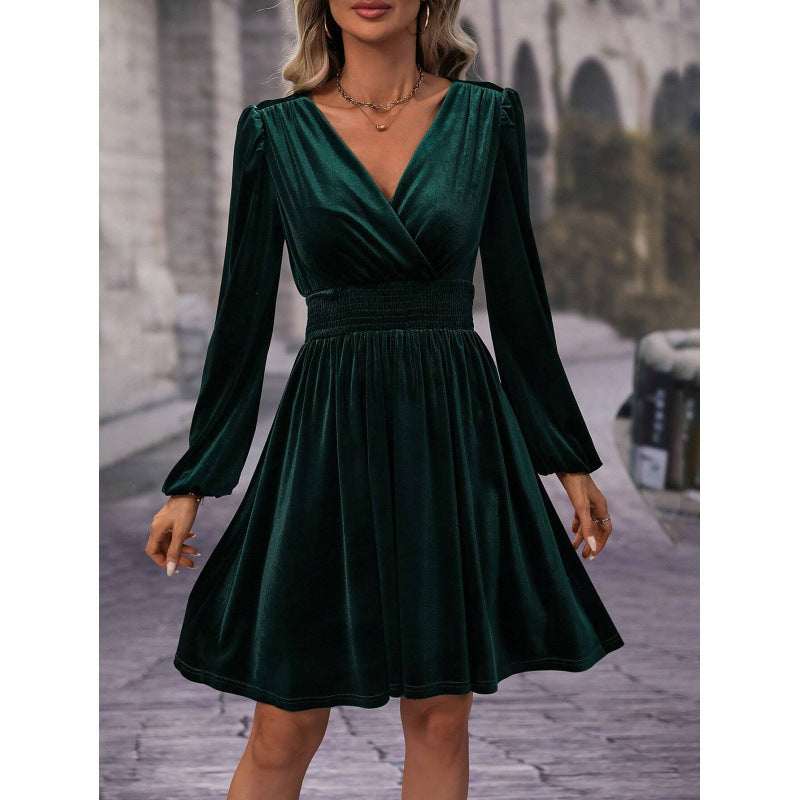 Robe patineuse pour femmes avec élégants fronces et décolleté en V Chic und Stil
