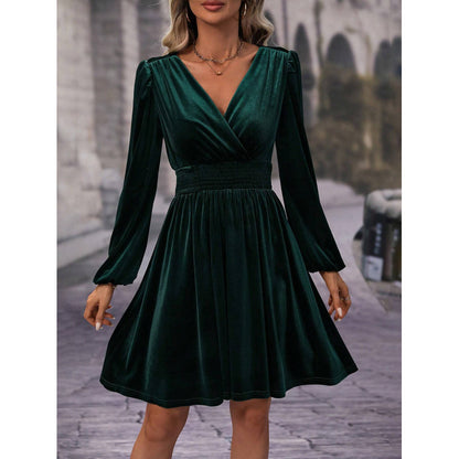 Robe patineuse pour femmes avec élégants fronces et décolleté en V Chic und Stil