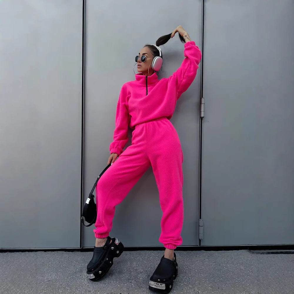 Dames ensemble de jogging en polaire douillet avec col montant et cordon de serrage Chic und Stil