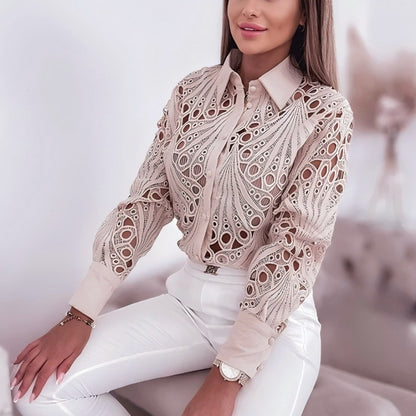 Blouse élégante pour femmes avec un design unique à découpe Chic und Stil