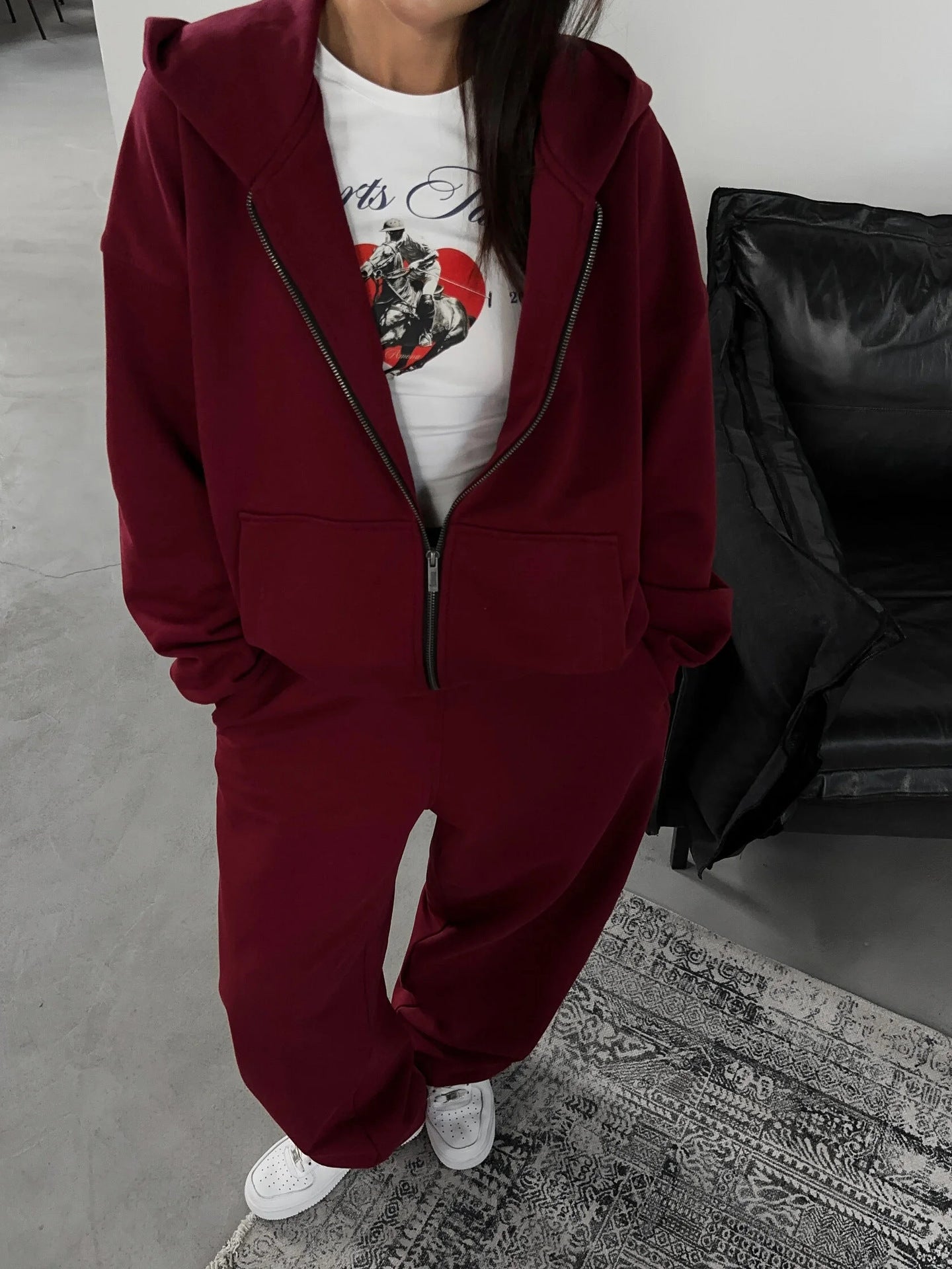 Dames Ensemble de détente sportif avec veste à capuche confortable et pantalons larges Chic und Stil