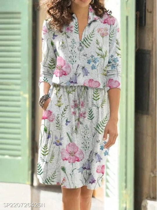Robe de loisirs pour femmes avec haut floral et coupe décontractée Chic und Stil