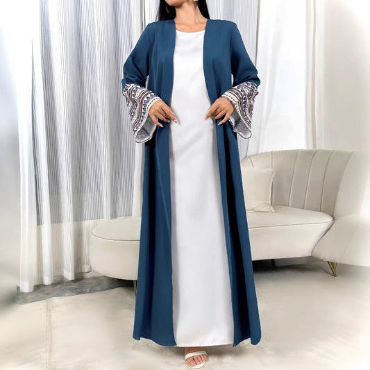 Dames élégante kaftan avec des détails de broderie artistiques et des manches larges Chic und Stil