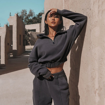 Dame sweat à capuche décontracté avec fermeture éclair et ourlet froncé Chic und Stil