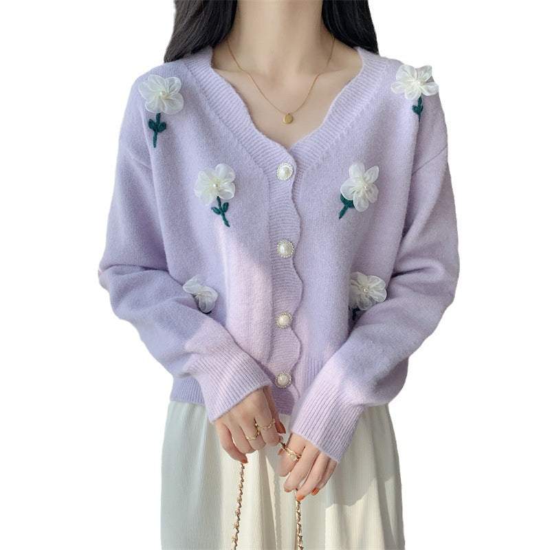 Bouton de cardigan féminin ludique avec broderie florale et boutons en perles Chic und Stil