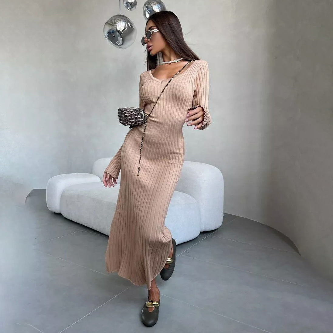 Robe maxi femme avec tricot côtelé raffiné et design sans épaules Chic und Stil
