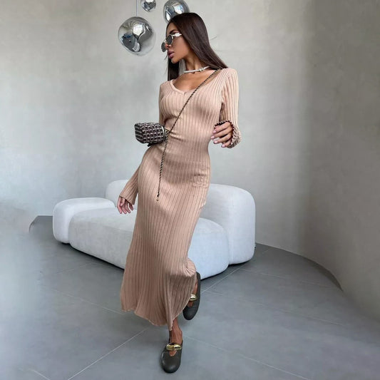 Robe maxi femme avec tricot côtelé raffiné et design sans épaules Chic und Stil