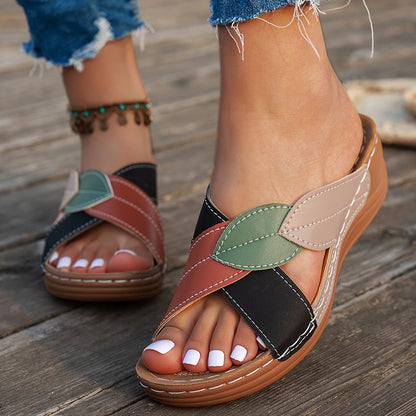 Sandales à brides confortables pour femmes avec détails de feuilles à la mode Chic und Stil