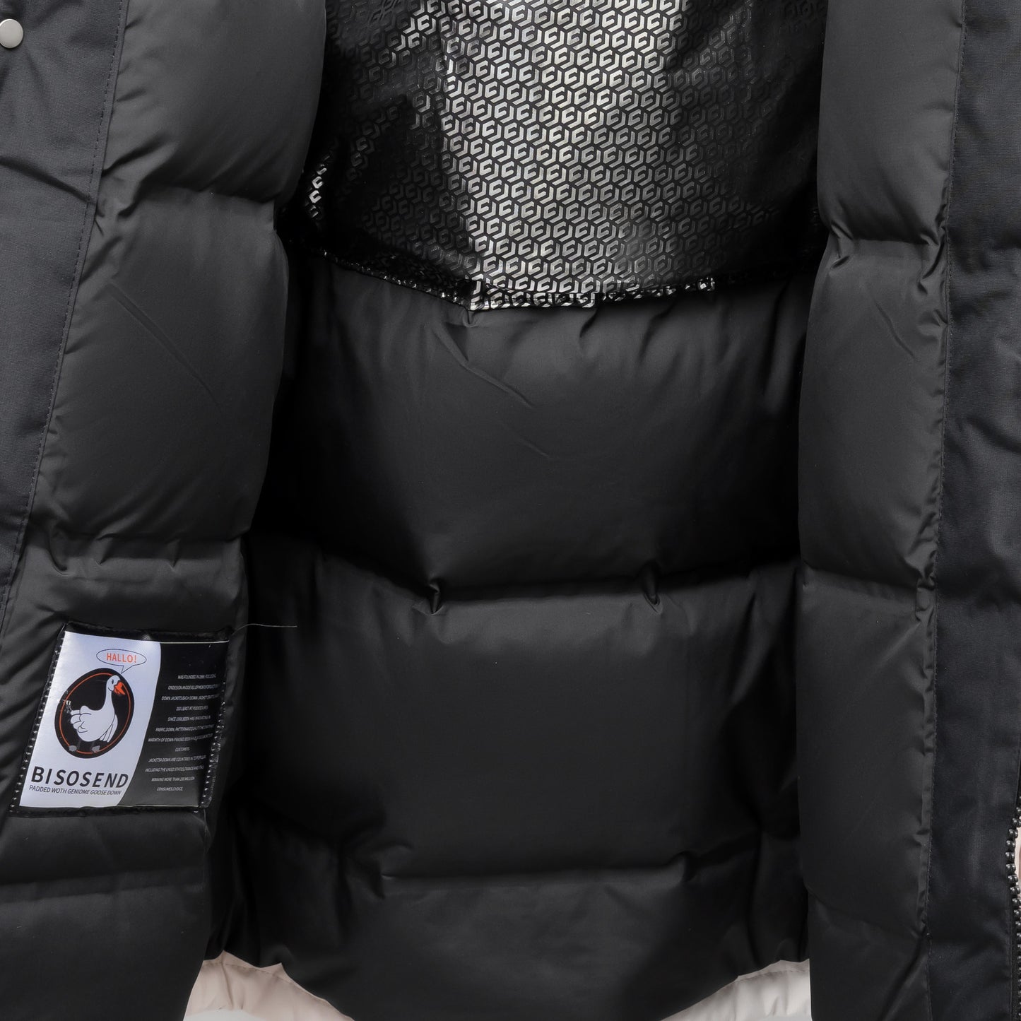 Dames d'hiver parka avec poches pratiques et système de capuchon réglable Chic und Stil