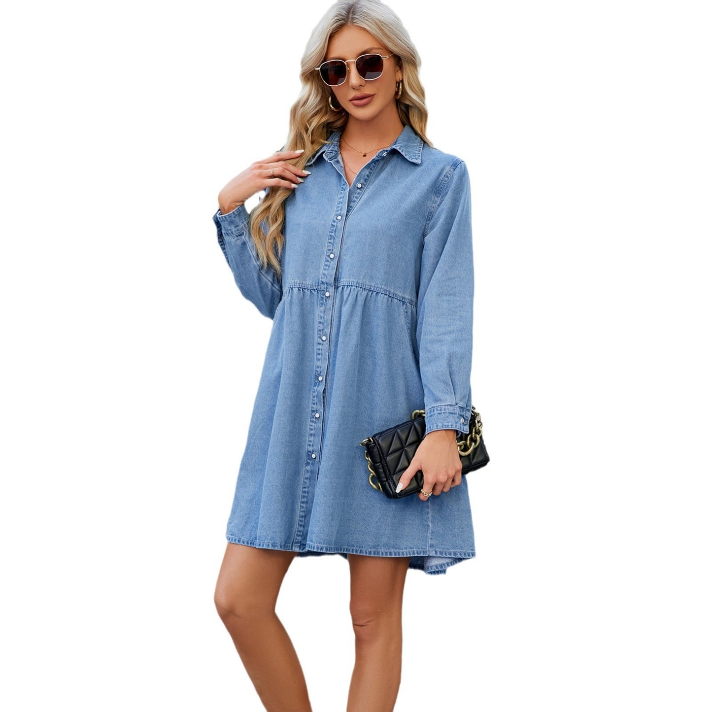 Women's denim shirt dress with practical side pockets and a slim fit Chic und Stil