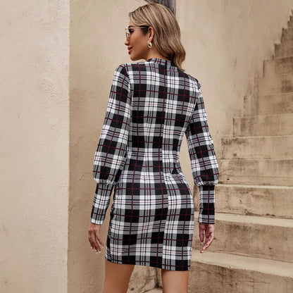 Robe à carreaux ajustée pour femmes avec manches bouffantes Chic und Stil