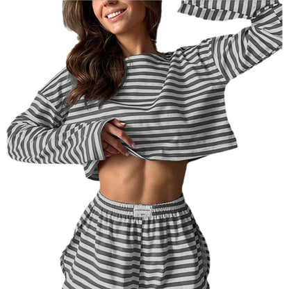 Ensemble décontracté rayé pour femmes avec top court et shorts Chic und Stil
