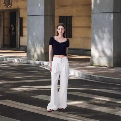 Dames Haut de crop à la mode avec un élégant col rond et des détails de boutons décoratifs Chic und Stil