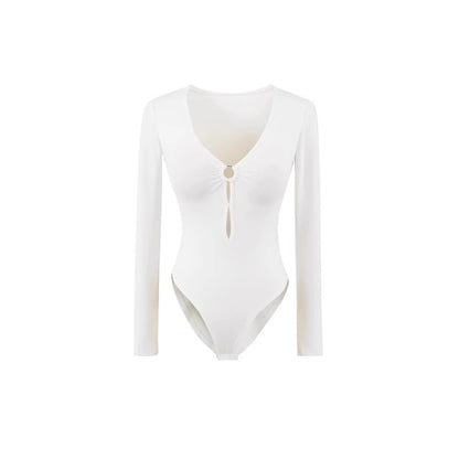 Body féminin à manches longues avec décolleté en V élégant et détail de bague décoratif Chic und Stil