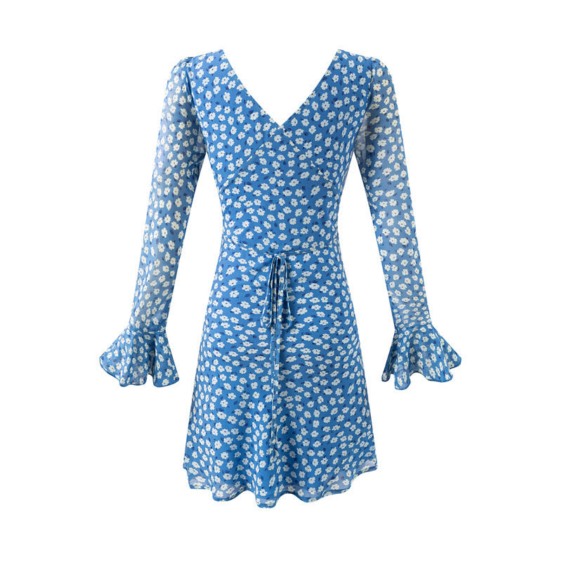 Robe chemise femme avec design floral et élégant décolleté en V Chic und Stil