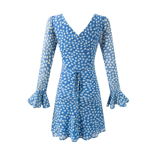 Robe chemise femme avec design floral et élégant décolleté en V Chic und Stil