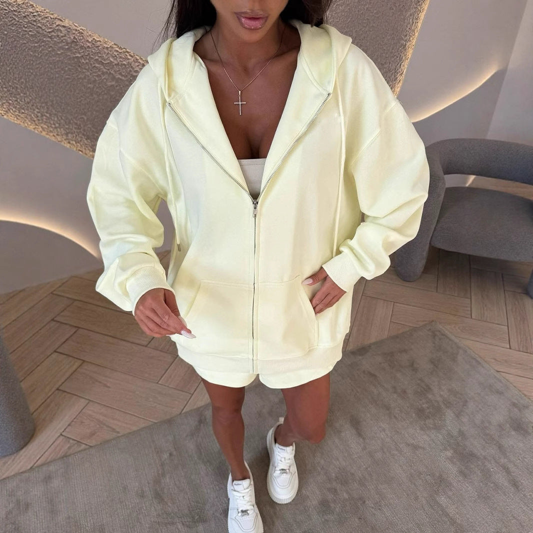 Ensemble de hoodie surdimensionné sportif pour femmes et shorts Chic und Stil
