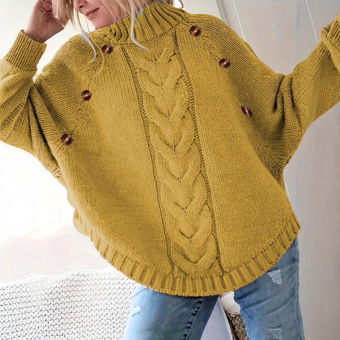 Pull en gros tricot pour femmes avec col haut et boutons décoratifs Chic und Stil