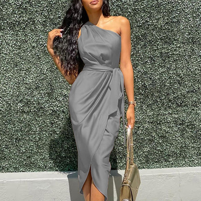 Robe enveloppante élégante pour femmes avec coupe asymétrique et ceinture à la taille Chic und Stil