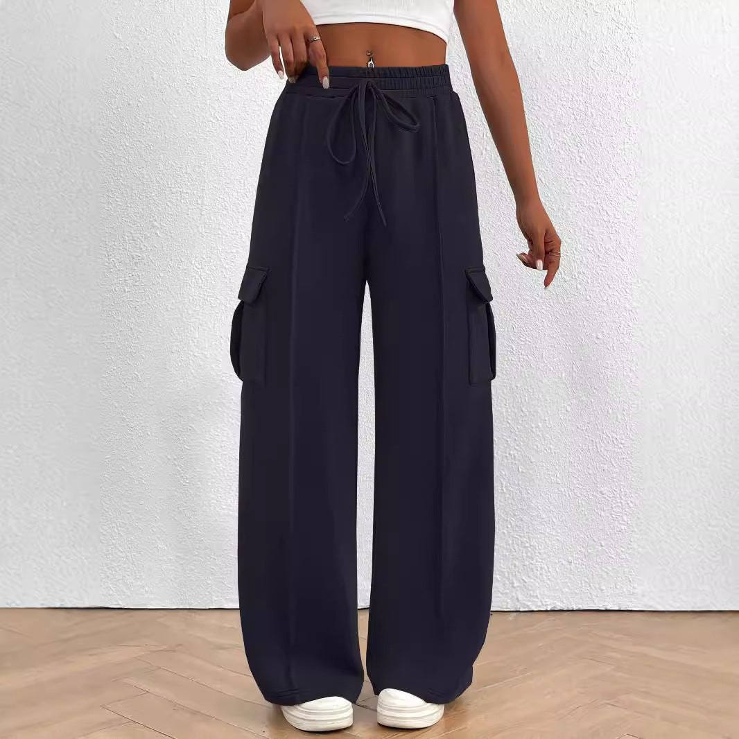 Loose cargo pants for women with elastic waistband and practical pockets Chic and Style