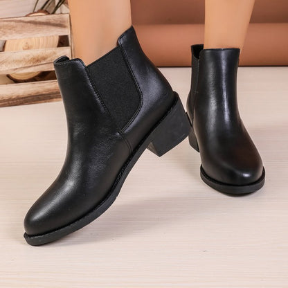 Bottines Chelsea pour dames en cuir végan avec des empiècements élastiques sur les côtés Chic und Stil