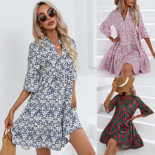 Robe chemise pour femmes avec des manches volumineuses à volant et un motif floral espiègle Chic und Stil
