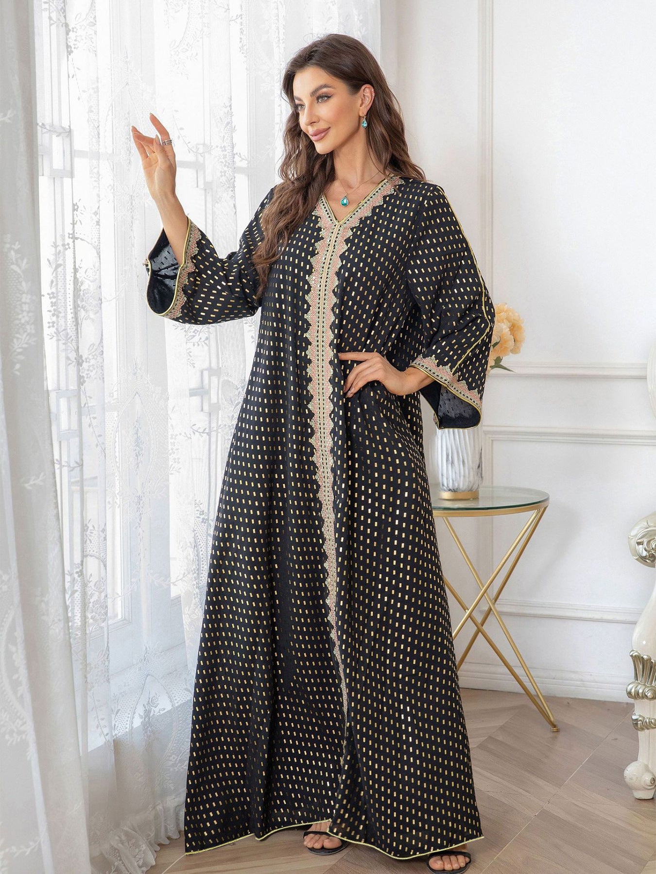 Robe kaftan pour femmes avec un élégant laçage et un design sans manches Chic und Stil