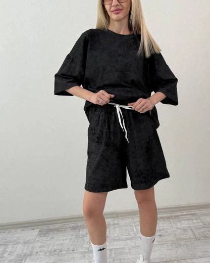 Dames ensemble décontracté à manches courtes en matériau doux avec shorts confortables Chic und Stil