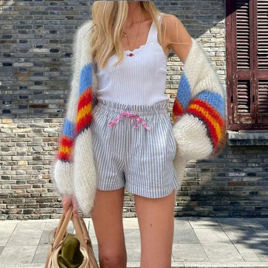 Shorts pour femmes à la mode avec taille élastique et motif rayé Chic und Stil