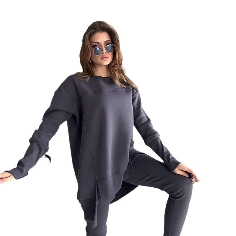 Casual sports set for women with oversized pullover and leggings Chic und Stil