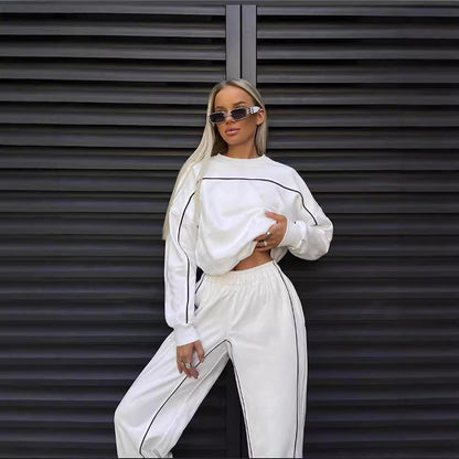 Urban sporty loungewear set for women with cropped sweatshirt and elastic pants Chic and Style
