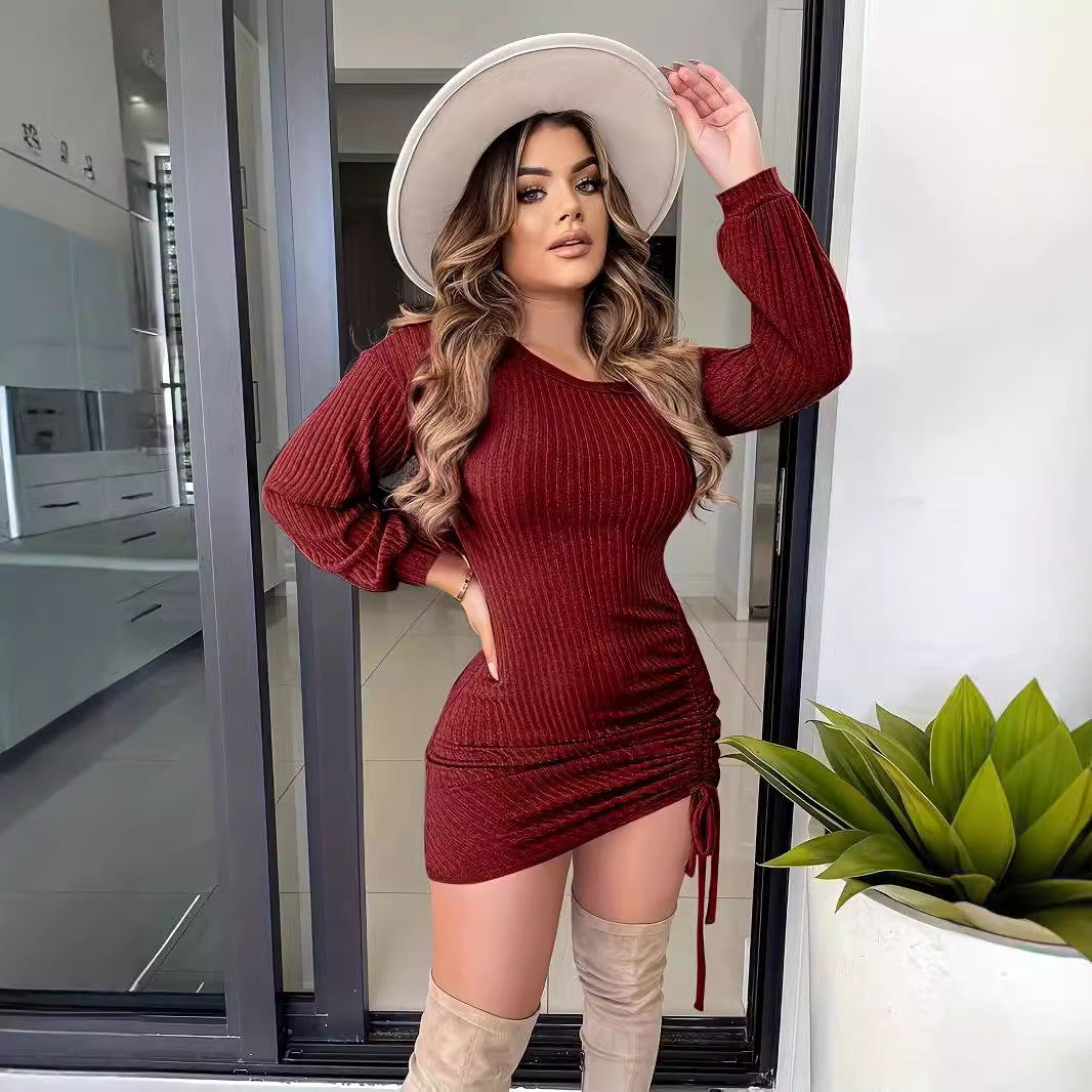 Robe mini ajustée pour femmes avec fronces et décolleté en V Chic und Stil