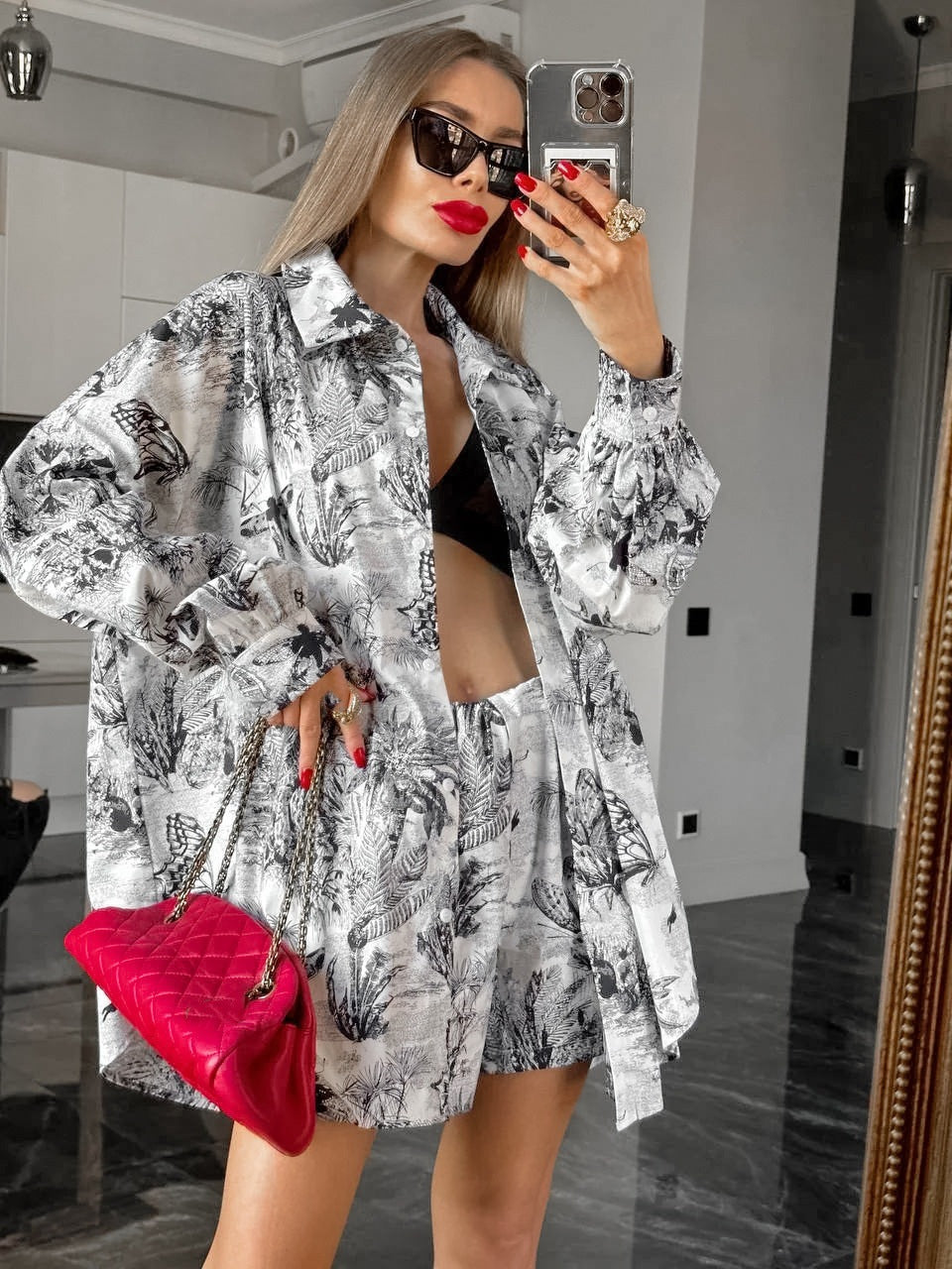 Ensemble haut et shorts pour femmes avec impression florale et manches longues Chic und Stil