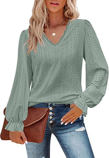 Chemisier femme avec coupe romantique et broderie détaillée Chic und Stil