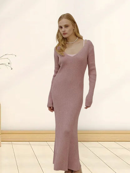 Robe en tricot à manches longues pour femmes avec décolleté en V plongeant et silhouette près du corps Chic und Stil