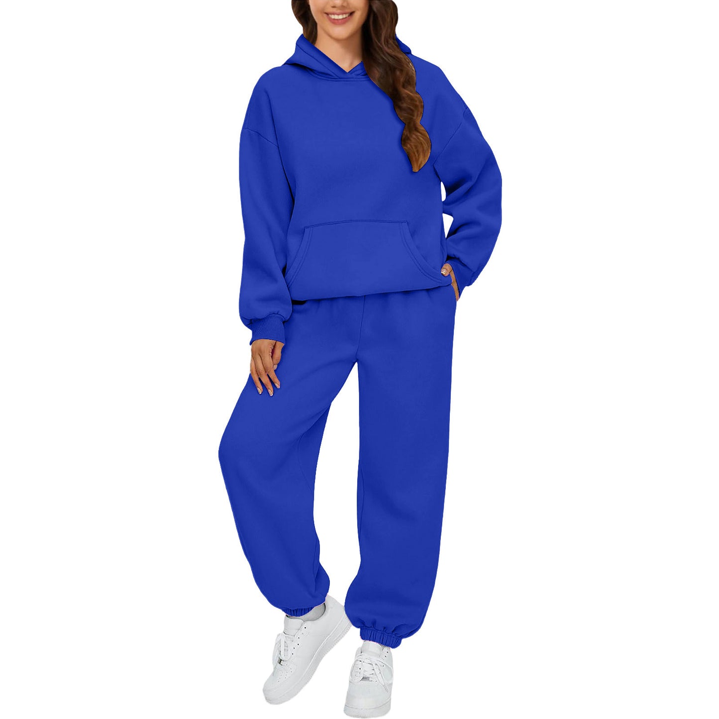 Ladies comfortable tracksuit with practical pockets Chic and Style