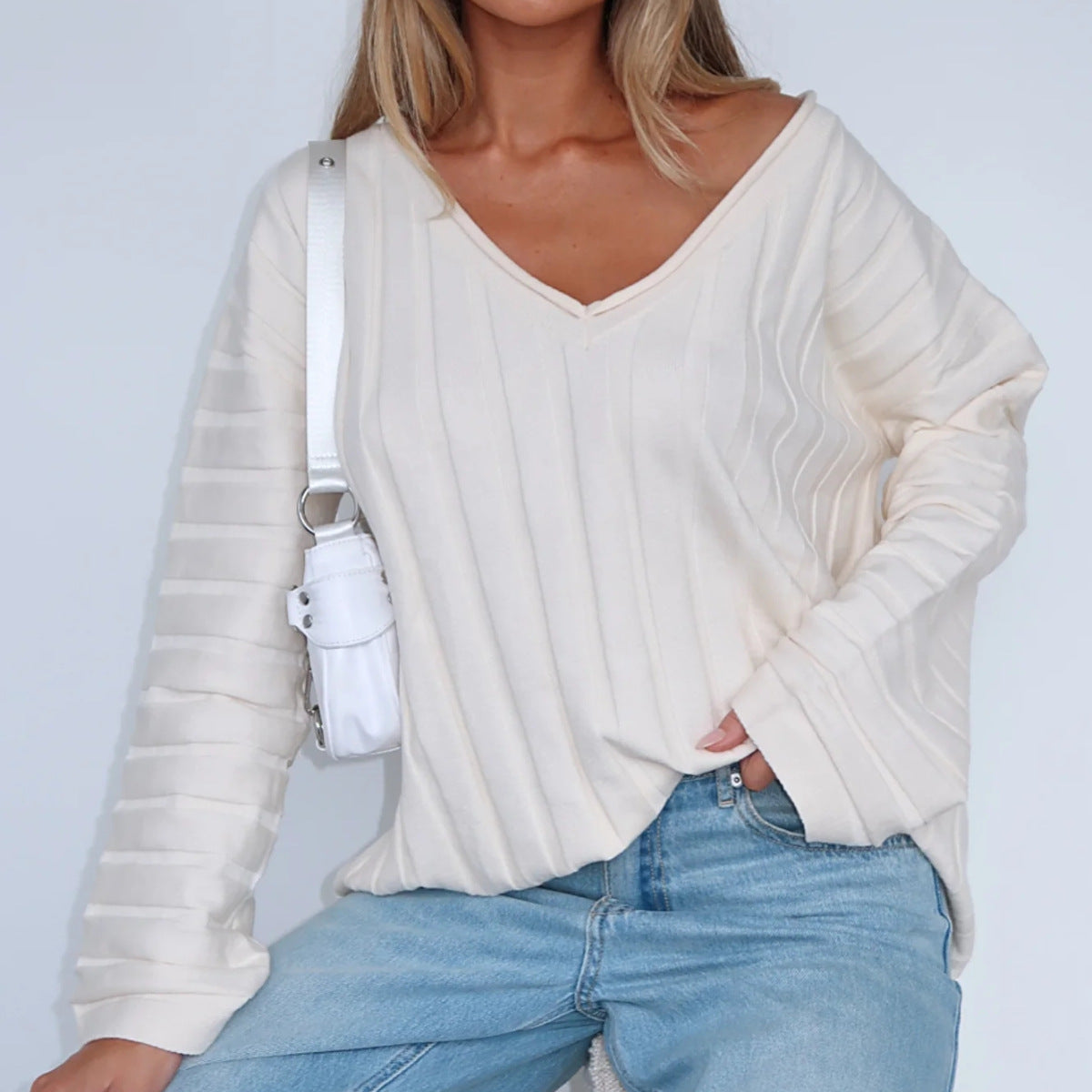 Dames Pull-over décontracté à col en V avec texture côtelée et manches larges Chic und Stil