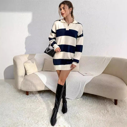 Robe pull pour femmes avec motif rayé moderne et patte de boutonnage riche en détails Chic und Stil