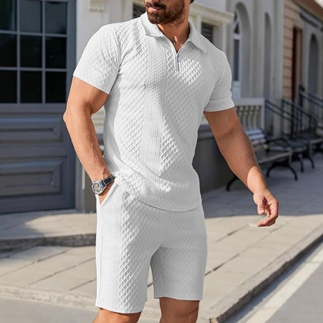 Chemise polo courte pour hommes à la mode avec design en structure imprégné et shorts assortis Chic und Stil