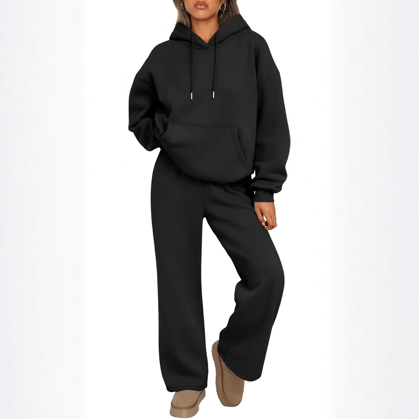 Luxurious hoodie for women with a loose fit and comfortable jogger pants Chic and Style