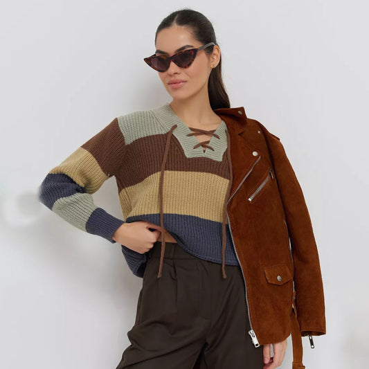 Pull en maille pour femmes avec un décolleté en V décontracté et un détail de lacet décoratif Chic und Stil