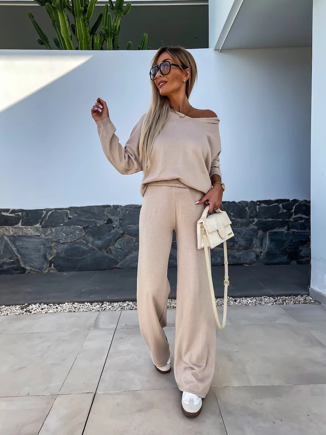 Casual lounge set for women with loose top and comfortable pants Chic and Style