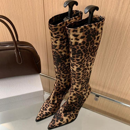 Bottes élégantes pour femmes sur cuisse en cuir de haute qualité avec talon pointu Chic und Stil