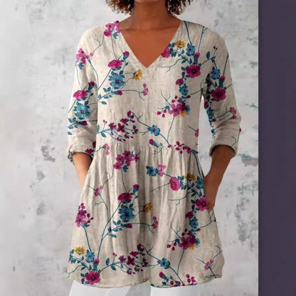 Robe chemise pour femmes avec un design floral et des poches pratiques Chic und Stil