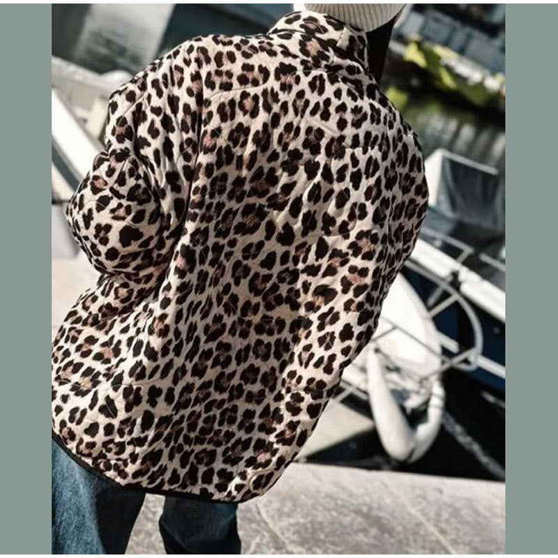 Dames blouson matelassé à motif léopard et poches Chic und Stil