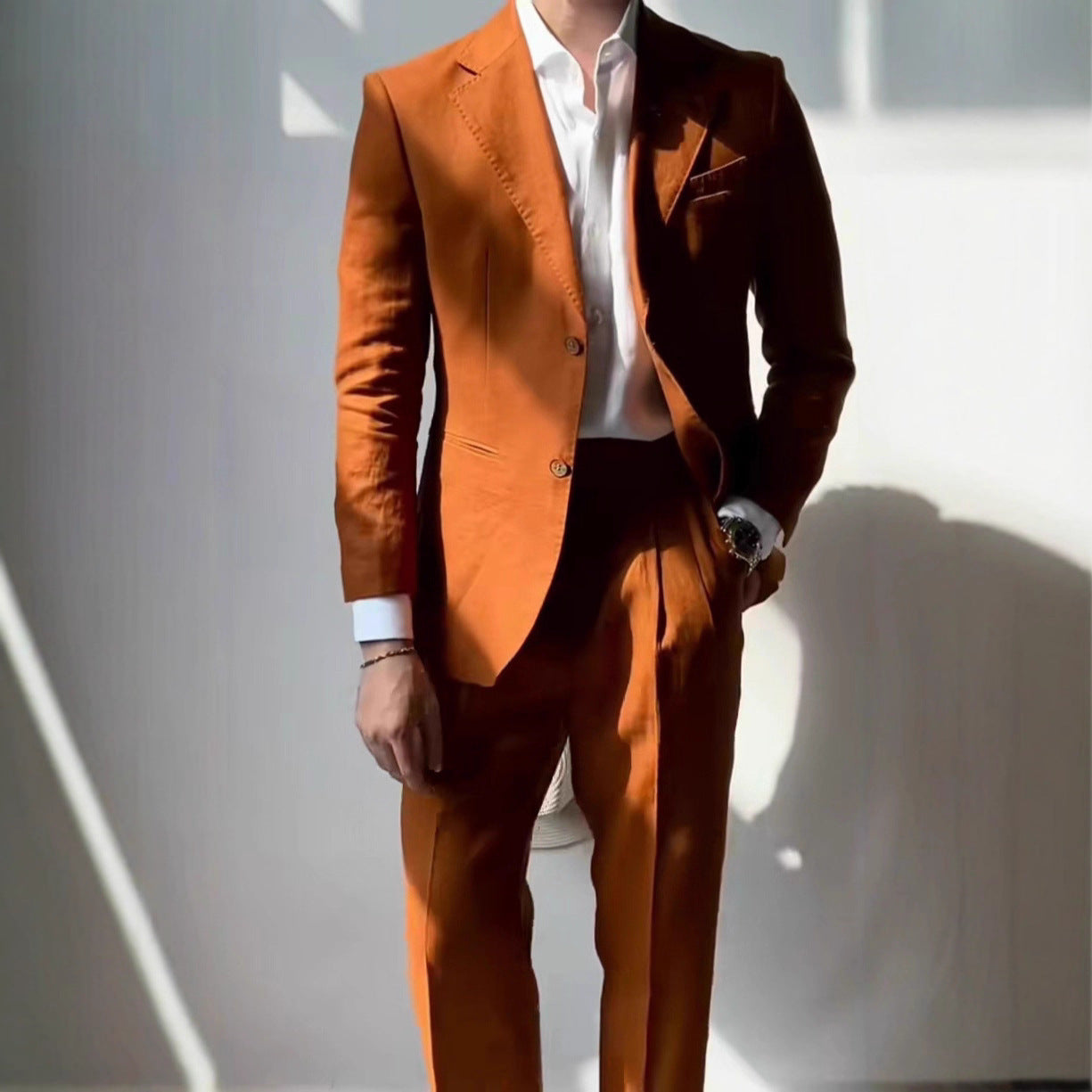 Costume élégant pour homme à la coupe moderne Chic und Stil